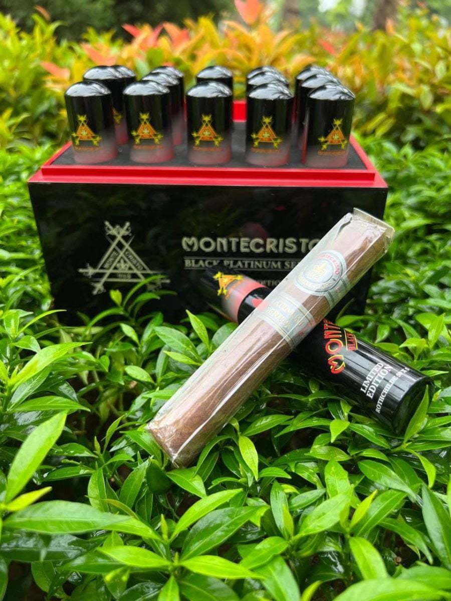  Cigar Montecristo Black Platinum Series Limited Edition - Hộp 15 Điếu Tubos