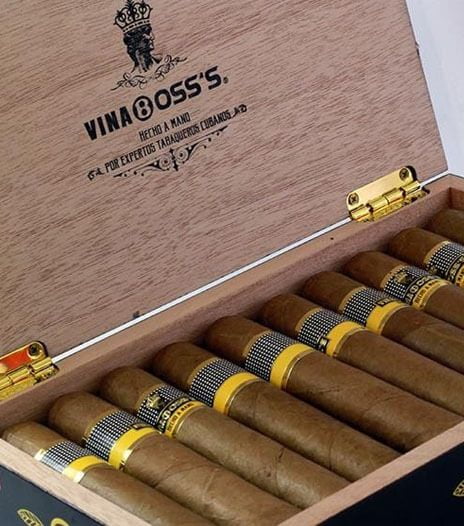 Cigar Vinaboss 60 (Hộp sơn mài 10 điếu)