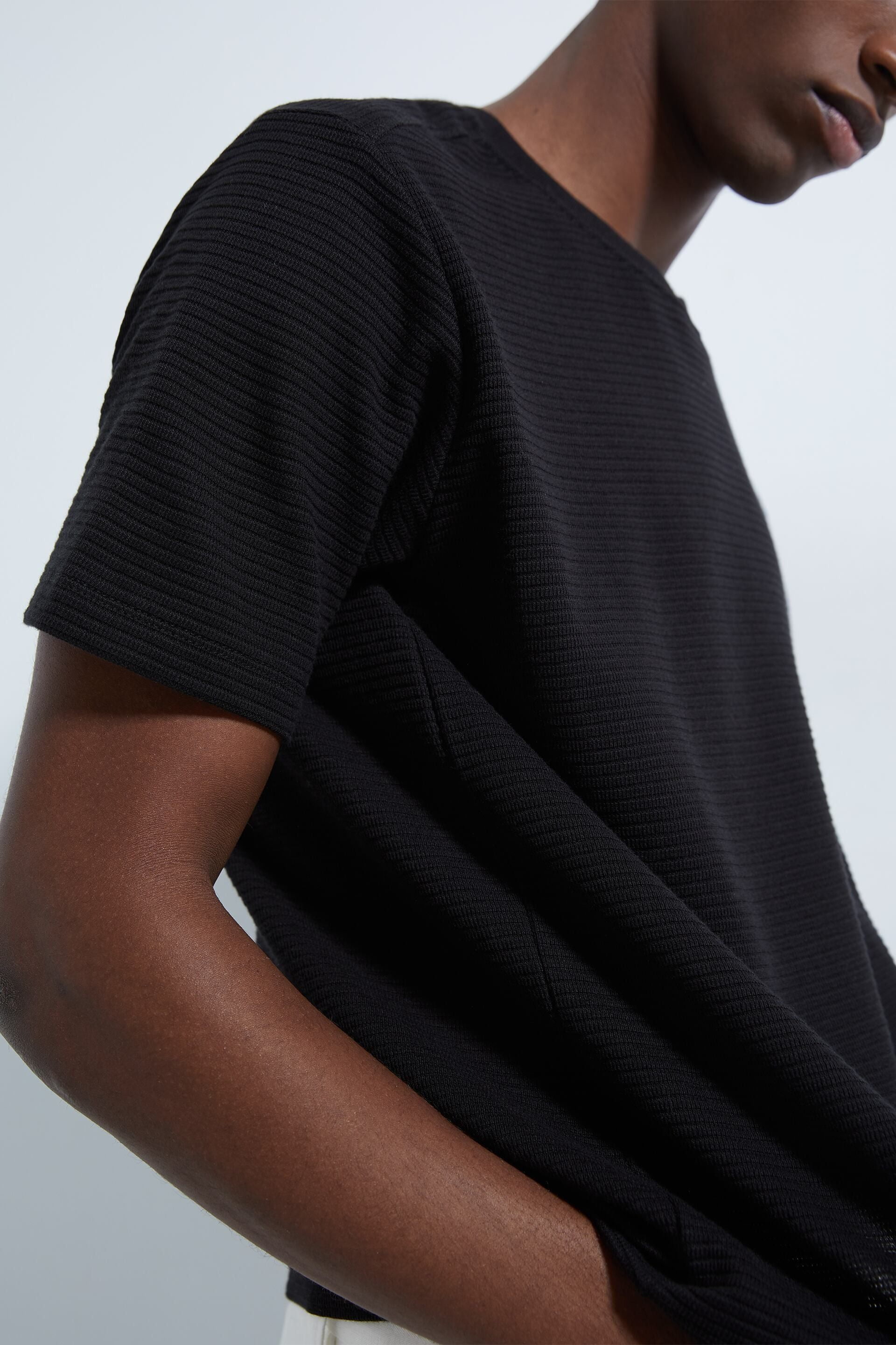 Áo Thun Nam Zara Long Textured Weave Shirt Black