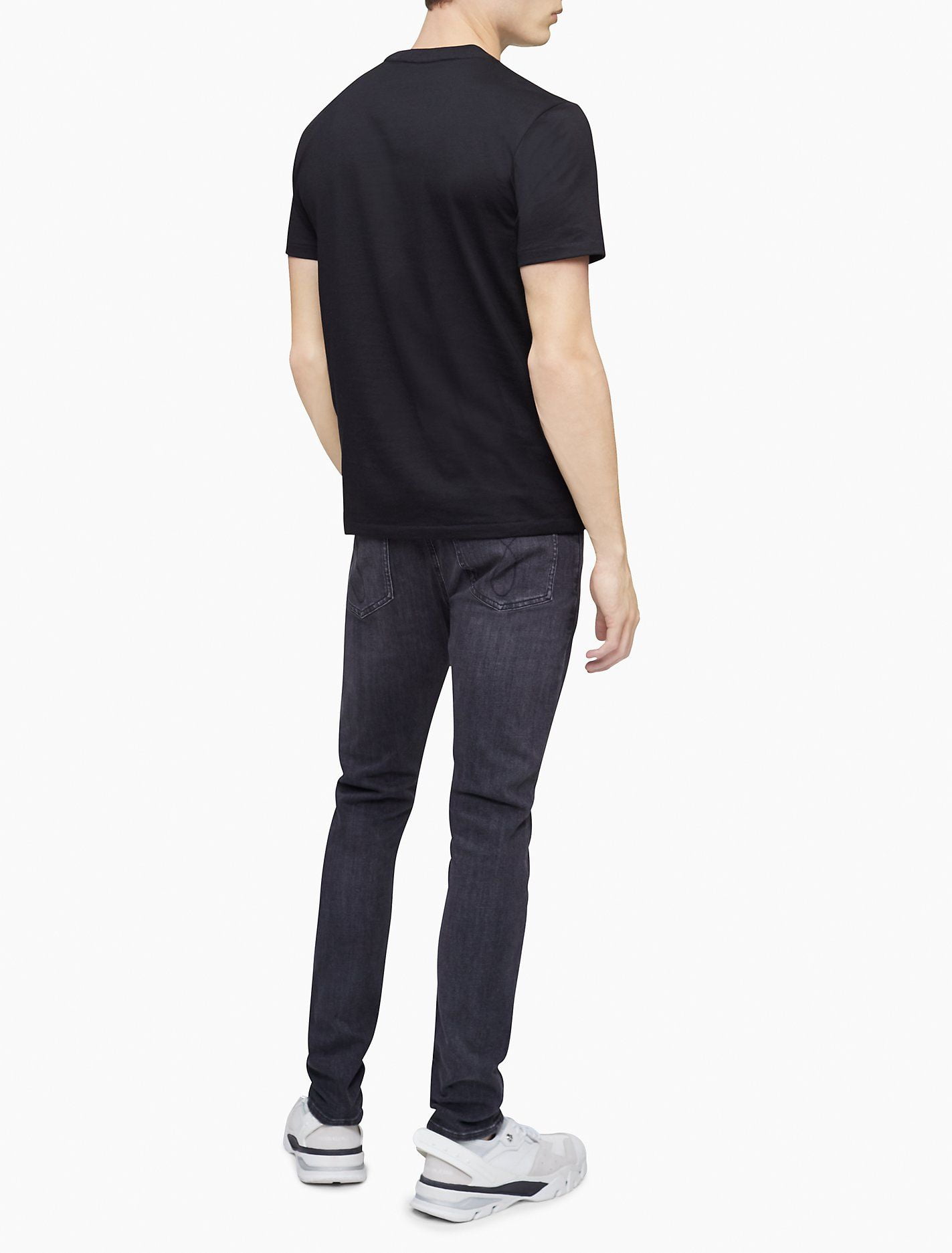 Áo Thun Nam Calvin Klein Regular Fit Embossed Monogram Logo Crewneck T-Shirt Black