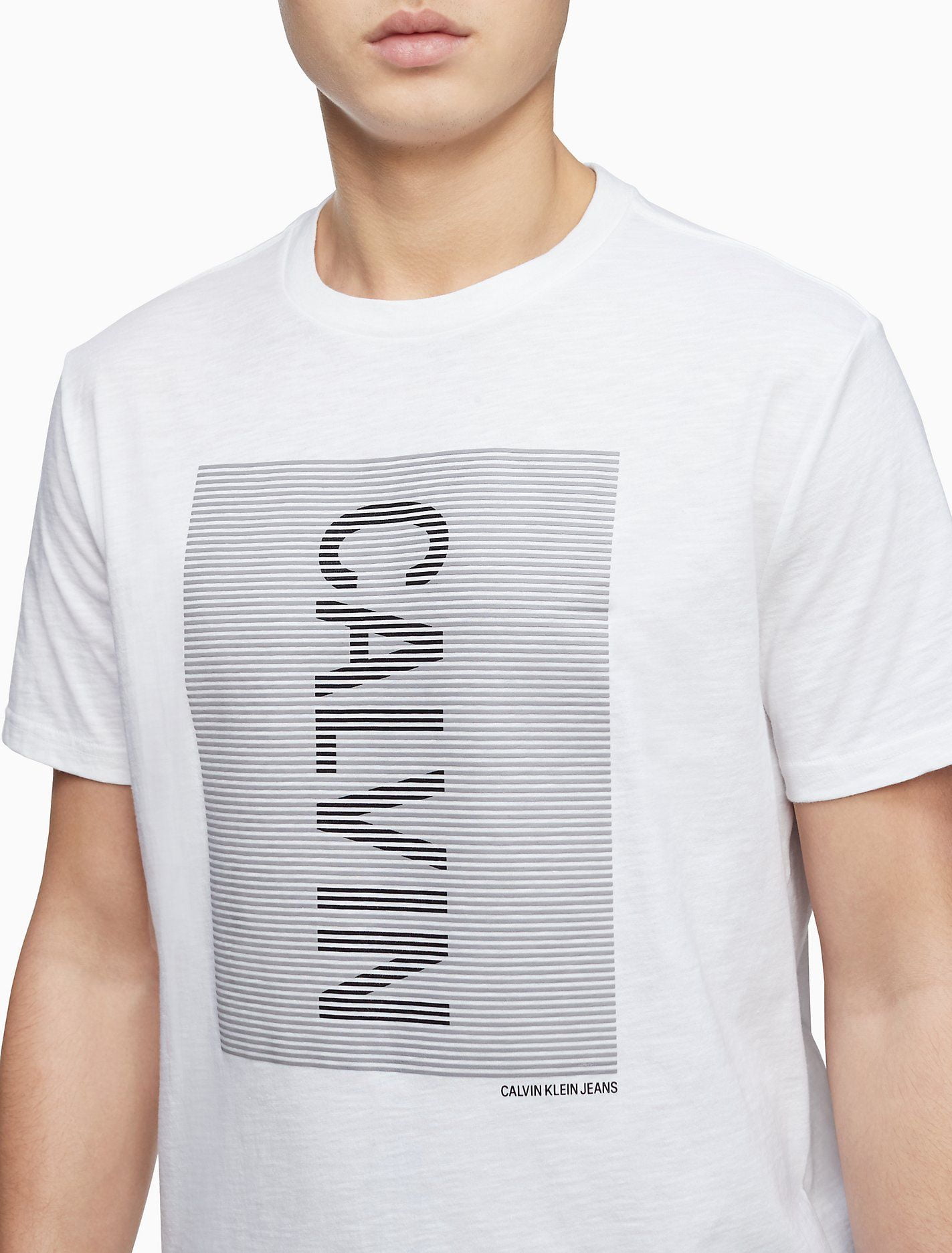 Áo Thun Nam Calvin Klein HD Line Logo Crewneck T-Shirt Brilliant White