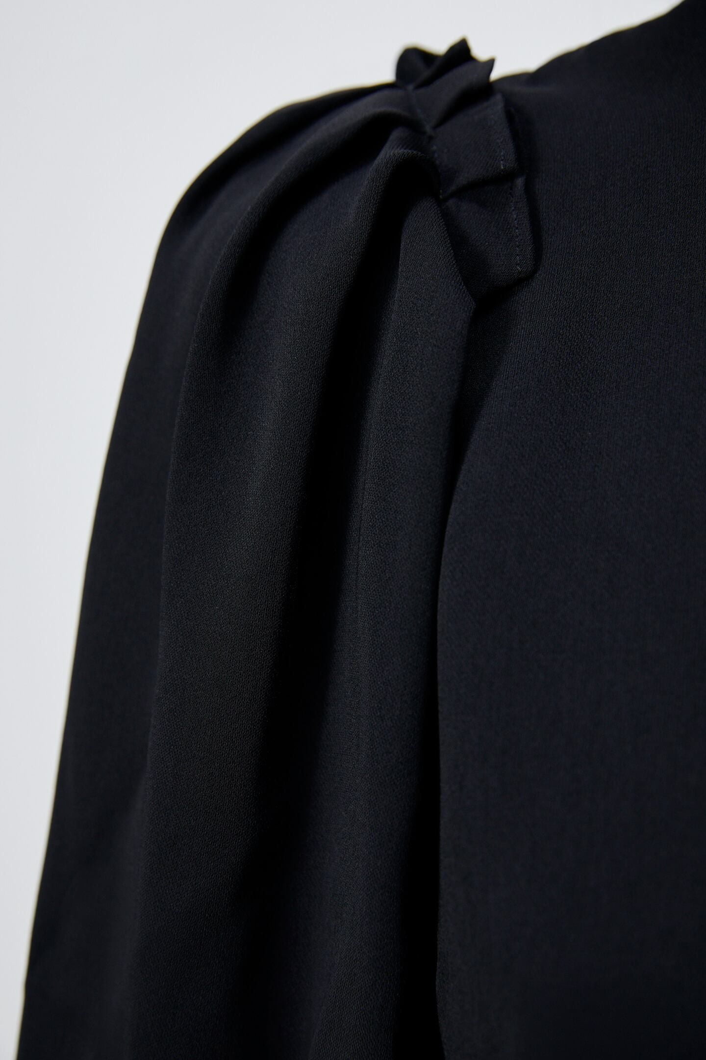 Đầm Nữ Zara Voluminous Sleeve Dress Black