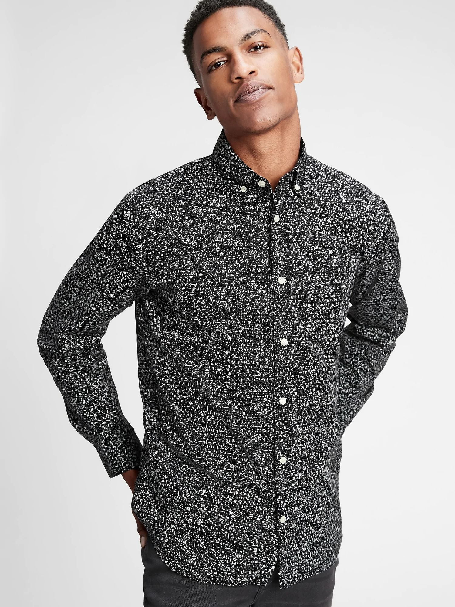 Áo Sơ Mi Nam Gap Poplin Shirt in Standard Fit Black Dot Print